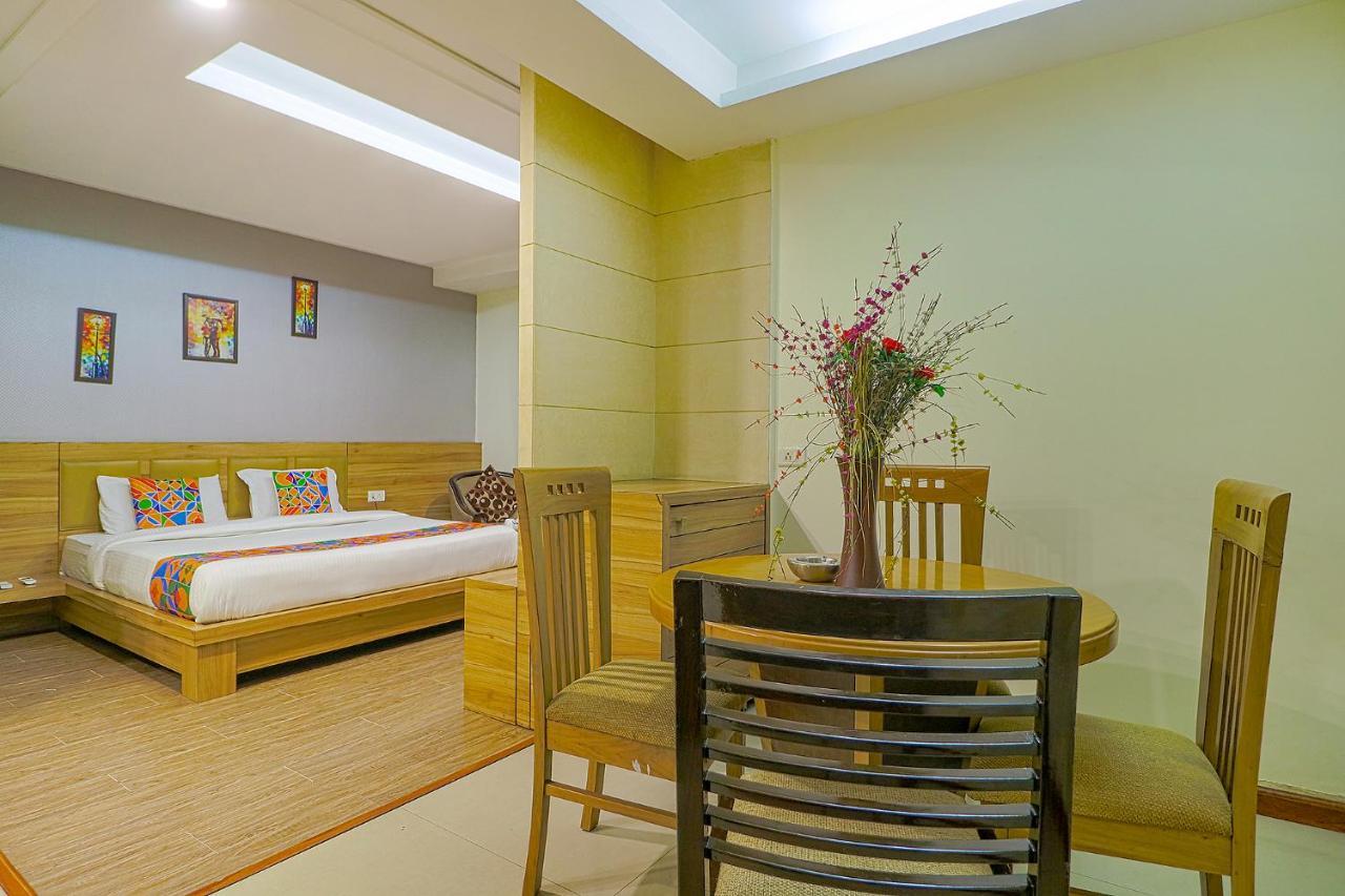 Fabhotel Prime Z Grand ลูดิฮานา ภายนอก รูปภาพ