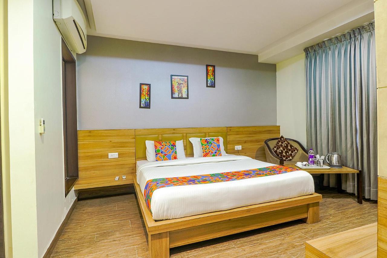 Fabhotel Prime Z Grand ลูดิฮานา ภายนอก รูปภาพ