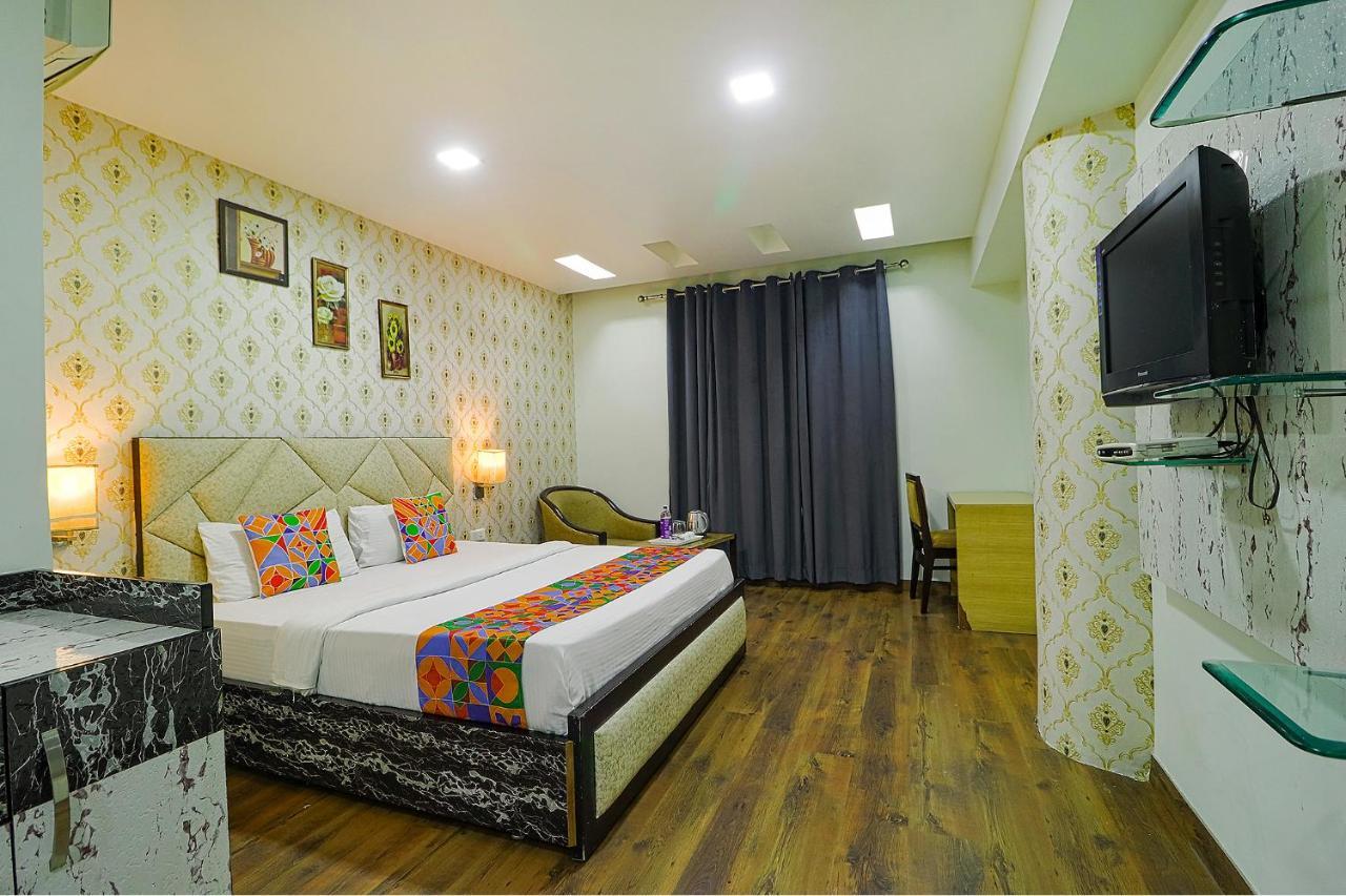 Fabhotel Prime Z Grand ลูดิฮานา ภายนอก รูปภาพ