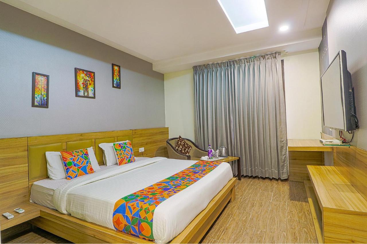 Fabhotel Prime Z Grand ลูดิฮานา ภายนอก รูปภาพ