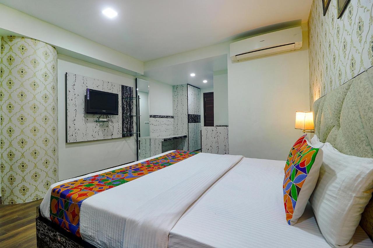 Fabhotel Prime Z Grand ลูดิฮานา ภายนอก รูปภาพ