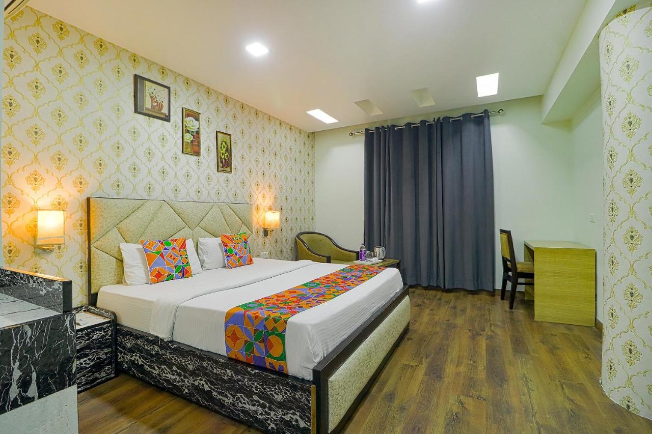 Fabhotel Prime Z Grand ลูดิฮานา ภายนอก รูปภาพ